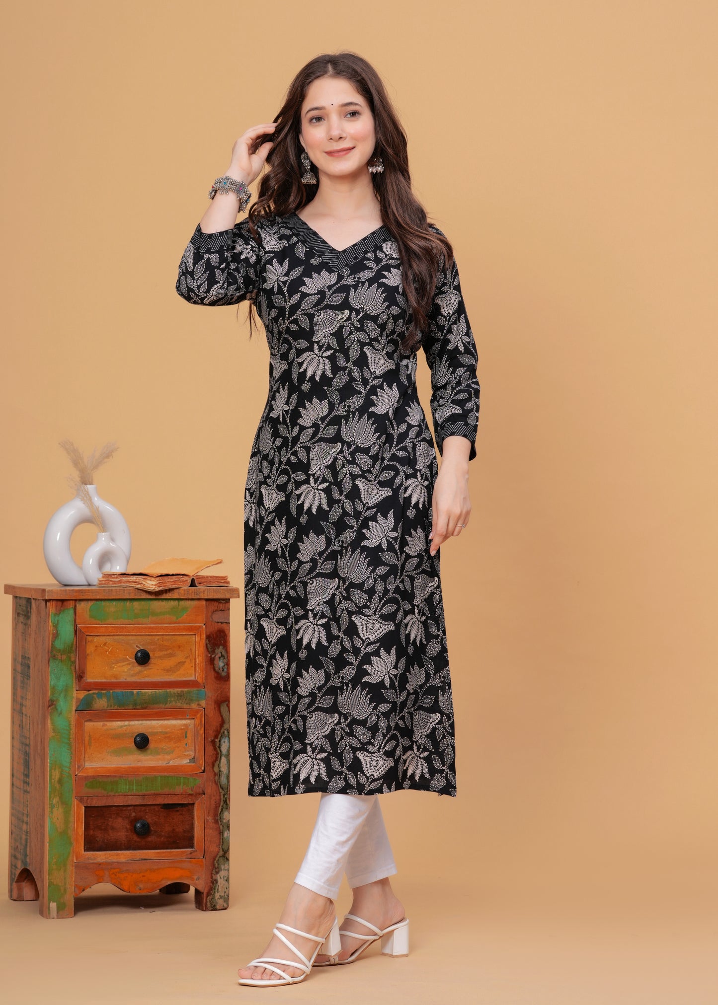 Women Colorblock Viscose Rayon Straight Kurta