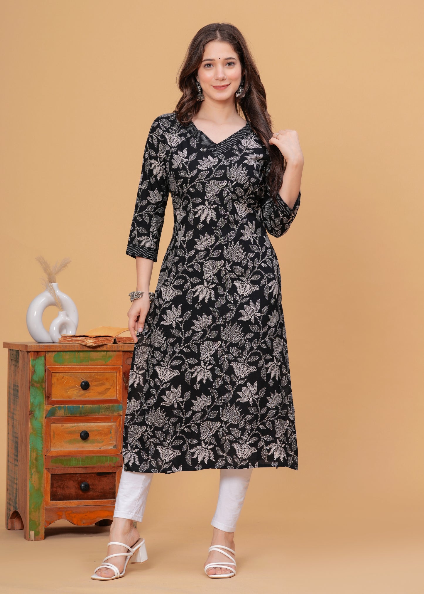 Women Colorblock Viscose Rayon Straight Kurta