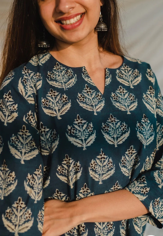 Casual Regular Sleeves Printed Women Dark Blue, White, Black Top