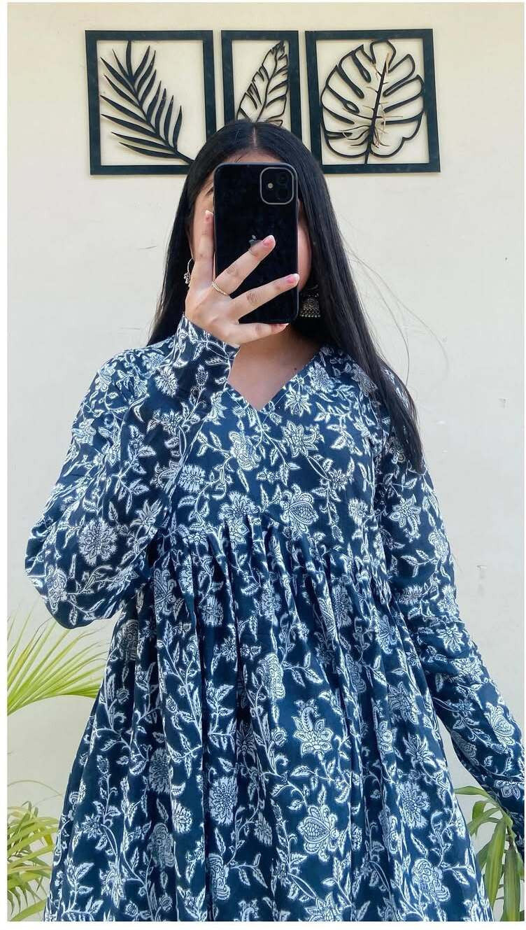 Women Floral Print Viscose Rayon Flared Kurta