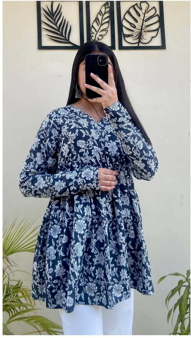 Women Floral Print Viscose Rayon Flared Kurta