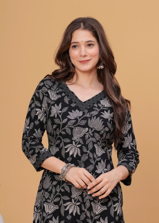 Women Colorblock Viscose Rayon Straight Kurta